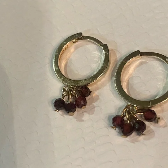 .925 stamped hoop Earrings garnet Beads - Picture 3 of 5
